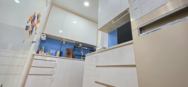 Palm Galleria Condominium For Sale at S$ 1,780,000 | PropertyGuru Singapore - Kitchen