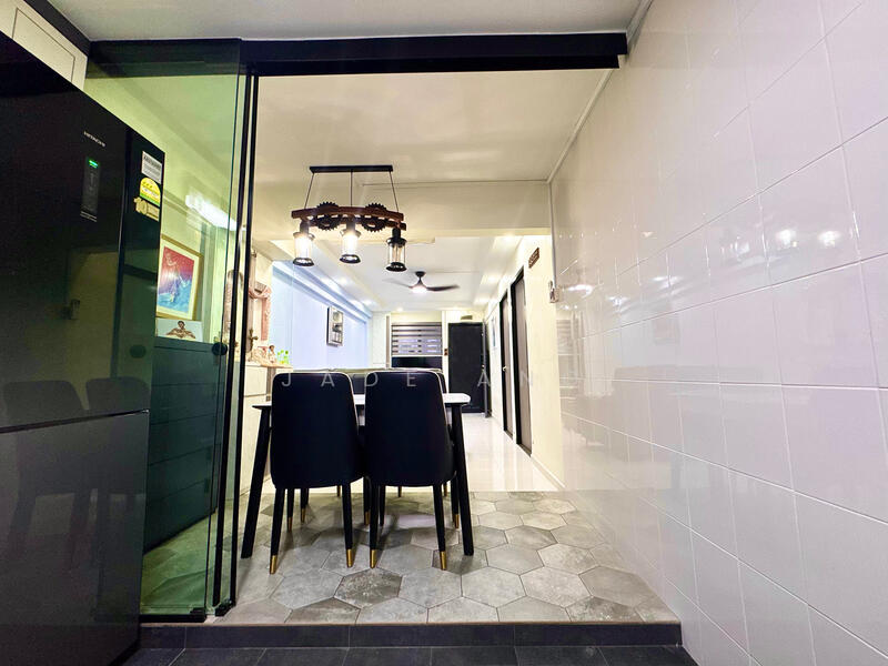 523 Ang Mo Kio Avenue 5 HDB Flat For Sale at S$ 455,000 | PropertyGuru Singapore