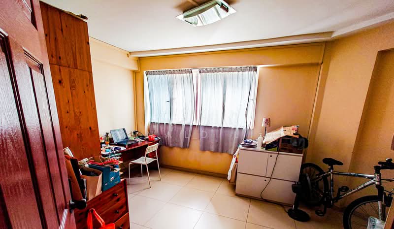 294 Tampines Street 22 HDB Flat For Sale at S$ 680,000 | PropertyGuru Singapore - Common Bedroom 2