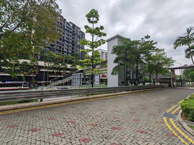 Overhead pedestrian bridge to Lequest