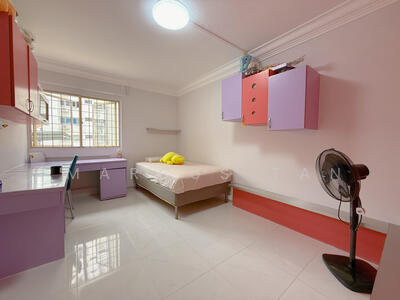 For Rent - 244 Tampines Street 21