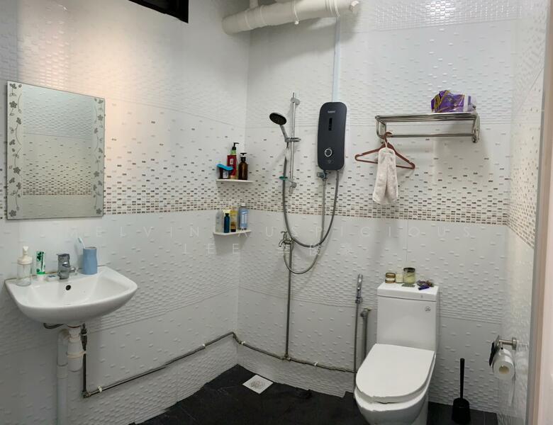 Sun Court, 21 Lorong Kilat, Room Rental, 250 sqft, Apartment For Rent, by Melvin Auspicious Lee 李俊豪, 60222510 - Bathroom - PropertyGuru.com.sg