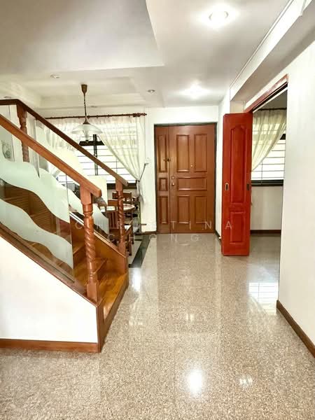 288C Jurong East Street 21, 288C Jurong East Street 21, 4 Bedrooms, 1,530 sqft, HDB Flat For Sale, by Christina Chong, 60222649 - Entrance - PropertyGuru.com.sg