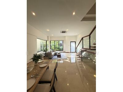 For Sale - Lornie Road