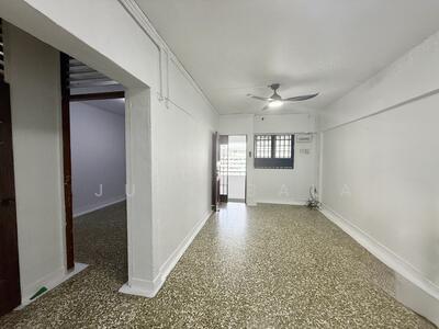 For Sale - 213 Ang Mo Kio Avenue 3