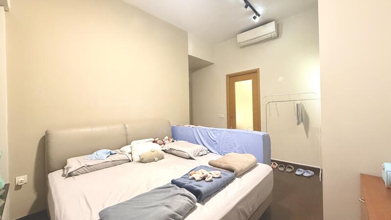 The Gale Condominium For Sale at S$ 1,680,000 | PropertyGuru Singapore - Master Bedroom