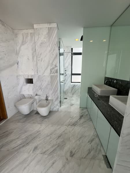 Skypark @ Somerset, 22 Saint Thomas Walk, 4 Bedrooms, 3,347 sqft, Apartment For Rent, by Amy Chong, 60222823 - Bathroom - PropertyGuru.com.sg