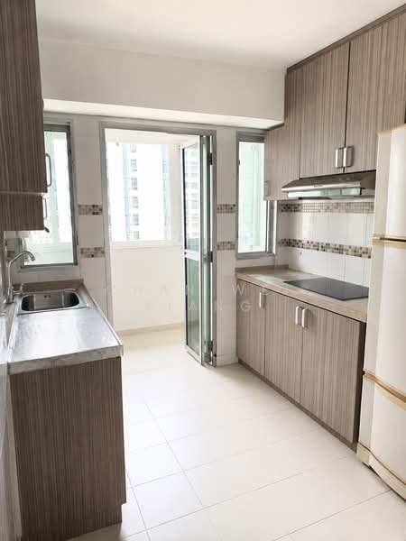 459 Yishun Avenue 11, 459 Yishun Avenue 11, Room Rental, 100 sqft, HDB Flat For Rent, by Chan Wei Xiang, 60222853 - Kitchen - PropertyGuru.com.sg