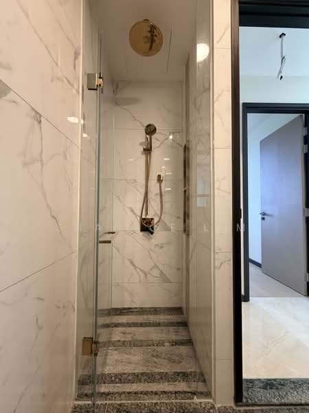 Perfect Ten Condominium For Sale at S$ 2,599,999 | PropertyGuru Singapore - Bathroom