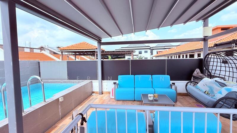 Roof Terrace with awning