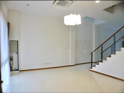 For Sale - 2 Storey 956 Year Lease Terrace Landed House For Sale at West Coast Lane