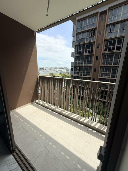 Pasir Ris 8 Condominium For Sale at S$ 1,650,000 | PropertyGuru Singapore - Balcony
