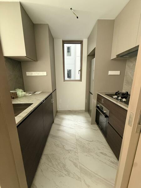 Pasir Ris 8 Condominium For Sale at S$ 1,650,000 | PropertyGuru Singapore - Kitchen