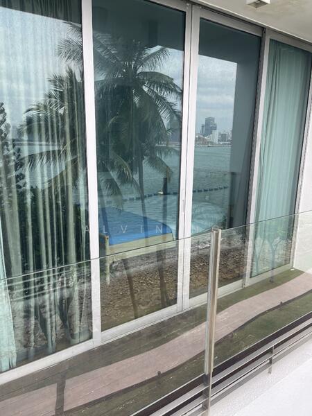 Master bedroom very windy