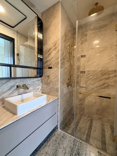 Perfect Ten, 323 Bukit Timah Road, 2 Bedrooms, 764 sqft, Condominium For Rent, by Shanice Lim, 60223261 - Bathroom - PropertyGuru.com.sg