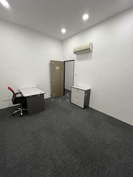 Toh Guan Centre, 21 Toh Guan Road East, 1,895 sqft, Factory / Workshop (B2) For Sale, by Kerri Koh Li Ping, 60223283 - CommercialGuru.com.sg