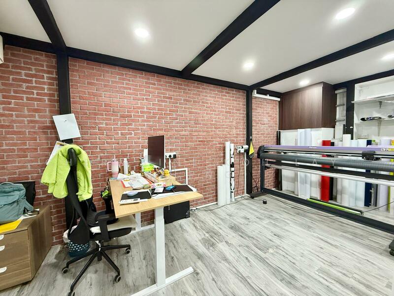 First Centre, 50 Serangoon North Avenue 4, 1,335 sqft, Light Industrial (B1) For Rent, by CHERMAINE Koh Lay Cheng, 60223290 - CommercialGuru.com.sg