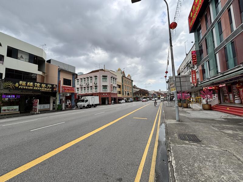 For Rent - 3 Bedrooms Residential Unit for Rent Above Shophouse @ Geylang