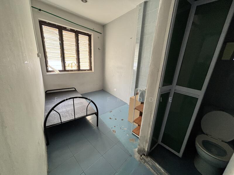 For Rent - 3 Bedrooms Residential Unit for Rent Above Shophouse @ Geylang