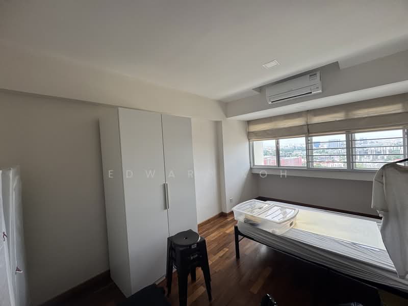Bukit View, 144 Upper Bukit Timah Road, 2 Bedrooms, 1,000 sqft, Condominium For Rent, by Edward Koh, 60223348 - Bedroom - PropertyGuru.com.sg