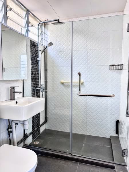 Neptune Court Apartment For Sale at S$ 1,850,000 | PropertyGuru Singapore - Bathroom