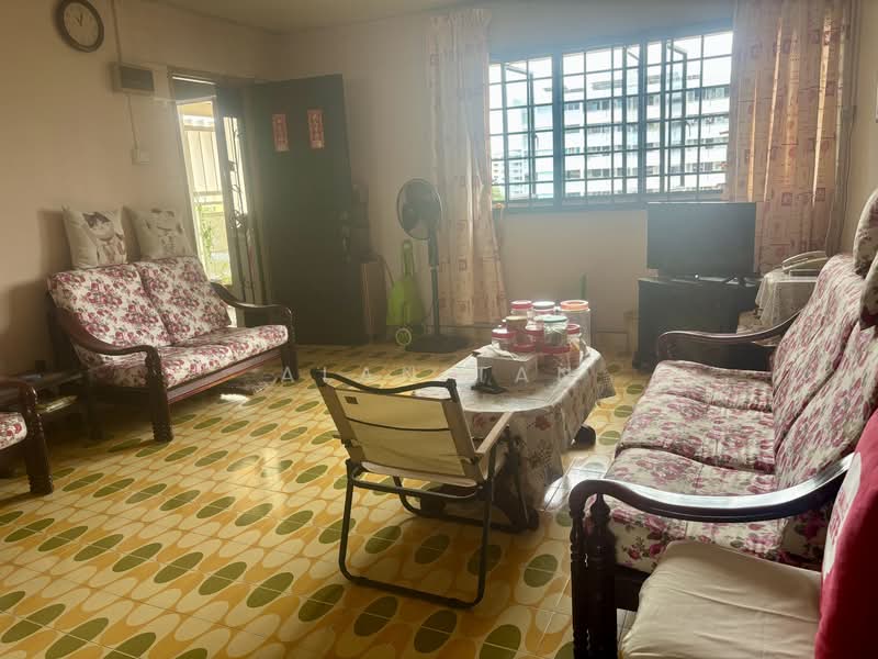 428 Ang Mo Kio Avenue 3, 428 Ang Mo Kio Avenue 3, Room Rental, 180 sqft, HDB Flat For Rent, by Alan Tan, 60223701 - Living Room - PropertyGuru.com.sg