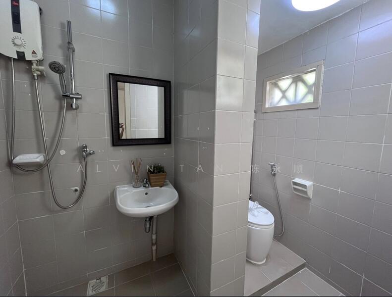 Townerville, McNair Road, 2 Bedrooms, 2,162 sqft, Conservation House For Rent, by Alvin Tan 陈永顺, 60223793 - Bathroom - PropertyGuru.com.sg