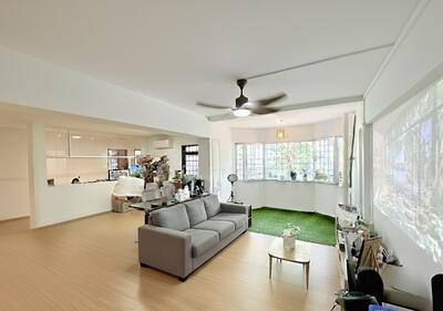 For Sale - 472 Sembawang Drive