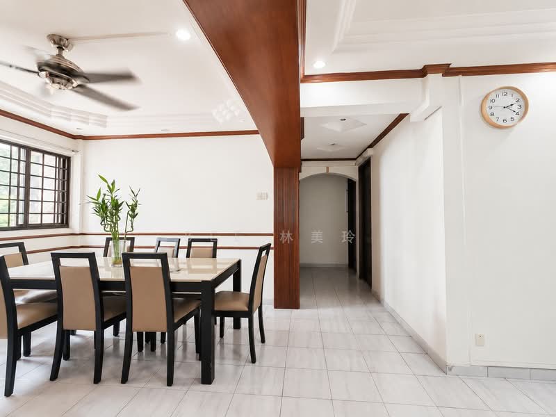 243 Bukit Batok East Avenue 5, 243 Bukit Batok East Avenue 5, 3 Bedrooms, 1,302 sqft, HDB Flat For Sale, by Bee 林美玲, 60223964 - Dining Room - PropertyGuru.com.sg