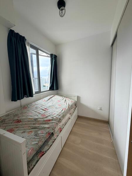 Spacious & Wide Walkway Bedroom