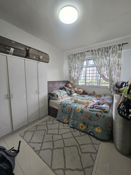 671 Edgefield Plains HDB Flat For Sale at S$ 640,000 | PropertyGuru Singapore - Bedroom