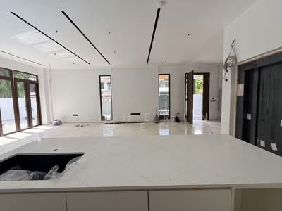 For Sale - ★Eminence Landed★ New Corner Terrace @ Jalan Selamat, Kembangan MRT