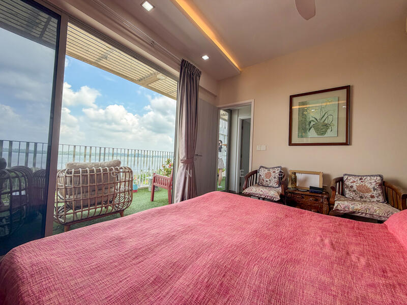 Master Bedroom (2nd Floor)