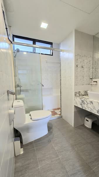 Mandarin Gardens, 1 Siglap Road, 2 Bedrooms, 829 sqft, Condominium For Rent, by Tedric Poh, 60224254 - Bathroom - PropertyGuru.com.sg