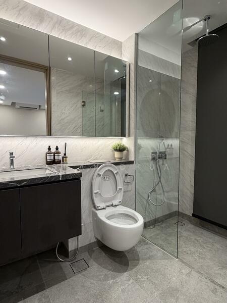 105 Shrewsbury Road Terraced House For Sale at S$ 7,880,000 | PropertyGuru Singapore - Bathroom