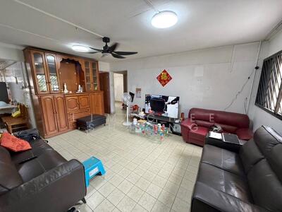 For Sale - 427 Ang Mo Kio Avenue 3