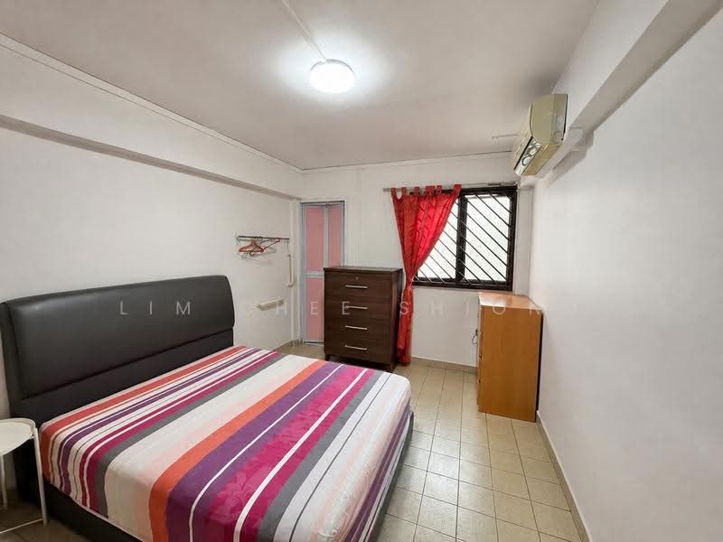 427 Ang Mo Kio Avenue 3, 427 Ang Mo Kio Avenue 3, Ang Mo Kio / Bishan / Thomson, 3 Bedrooms, 990 sqft, HDB Flat For Sale, by Lim Chee Shiong, 60224499 - Bedroom - PropertyGuru.com.sg