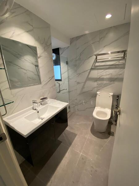 Parkview Apartments, 5 Bukit Batok Street 25, Room Rental, 200 sqft, Apartment For Rent, by Lynne Lee, 60224561 - Bathroom - PropertyGuru.com.sg