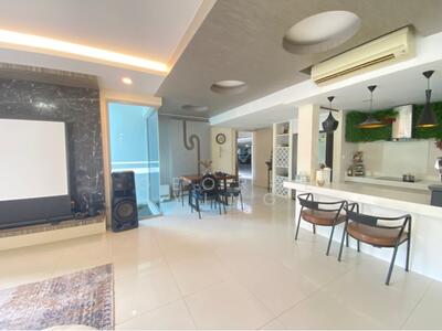 For Sale - The Quartz