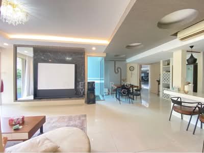 For Sale - The Quartz