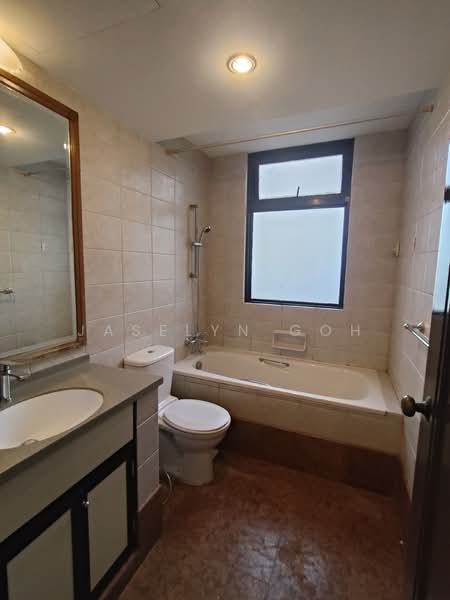 Seasons View, 5 Pemimpin Drive, 2 Bedrooms, 969 sqft, Condominium For Sale, by Jaselyn Goh, 60224614 - Master Bedroom Bathroom - PropertyGuru.com.sg