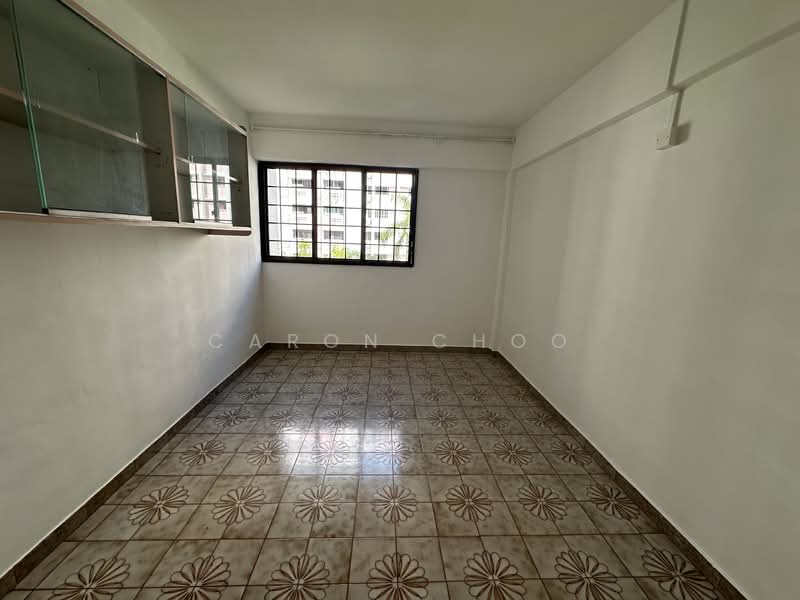 640 Ang Mo Kio Avenue 6 HDB Flat For Sale at S$ 570,000 | PropertyGuru Singapore - Bedroom 2