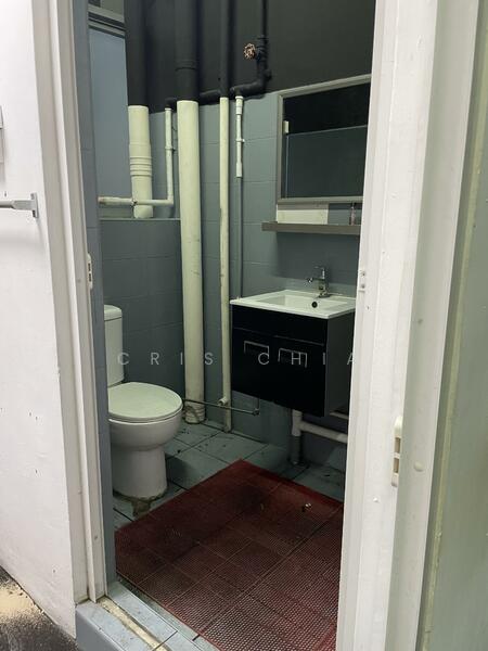 Wcega Plaza, 1 Bukit Batok Crescent, 2,563 sqft, Light Industrial (B1) For Sale, by Cris Chia, 60224686 - Bathroom - CommercialGuru.com.sg