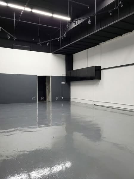 Wcega Plaza, 1 Bukit Batok Crescent, 2,563 sqft, Light Industrial (B1) For Sale, by Cris Chia, 60224686 - Interior - CommercialGuru.com.sg
