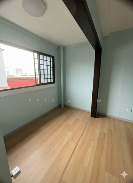 489C Tampines Street 45 HDB Flat For Sale at S$ 760,000 | PropertyGuru Singapore - Balcony