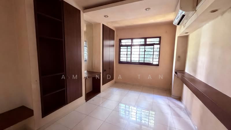 673B Jurong West Street 65 HDB Flat For Sale at S$ 530,000 | PropertyGuru Singapore - Bedroom