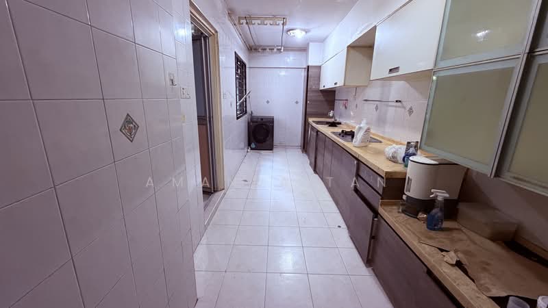 673B Jurong West Street 65 HDB Flat For Sale at S$ 530,000 | PropertyGuru Singapore - Kitchen