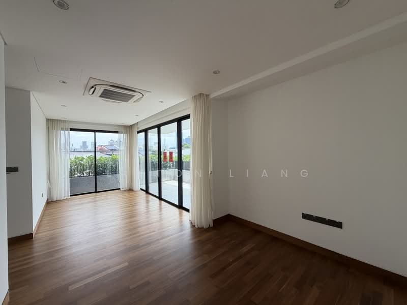 💫 TOP 21 Mount Rosie Detached Detached House For Sale at S$ 24,000,000 | PropertyGuru Singapore - Balcony