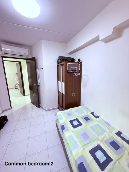 673 Choa Chu Kang Crescent HDB Flat For Sale at S$ 550,000 | PropertyGuru Singapore - Bedroom 2