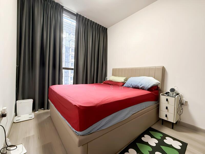 Dairy Farm Residences Condominium For Sale at S$ 1,450,000 | PropertyGuru Singapore - Master Bedroom